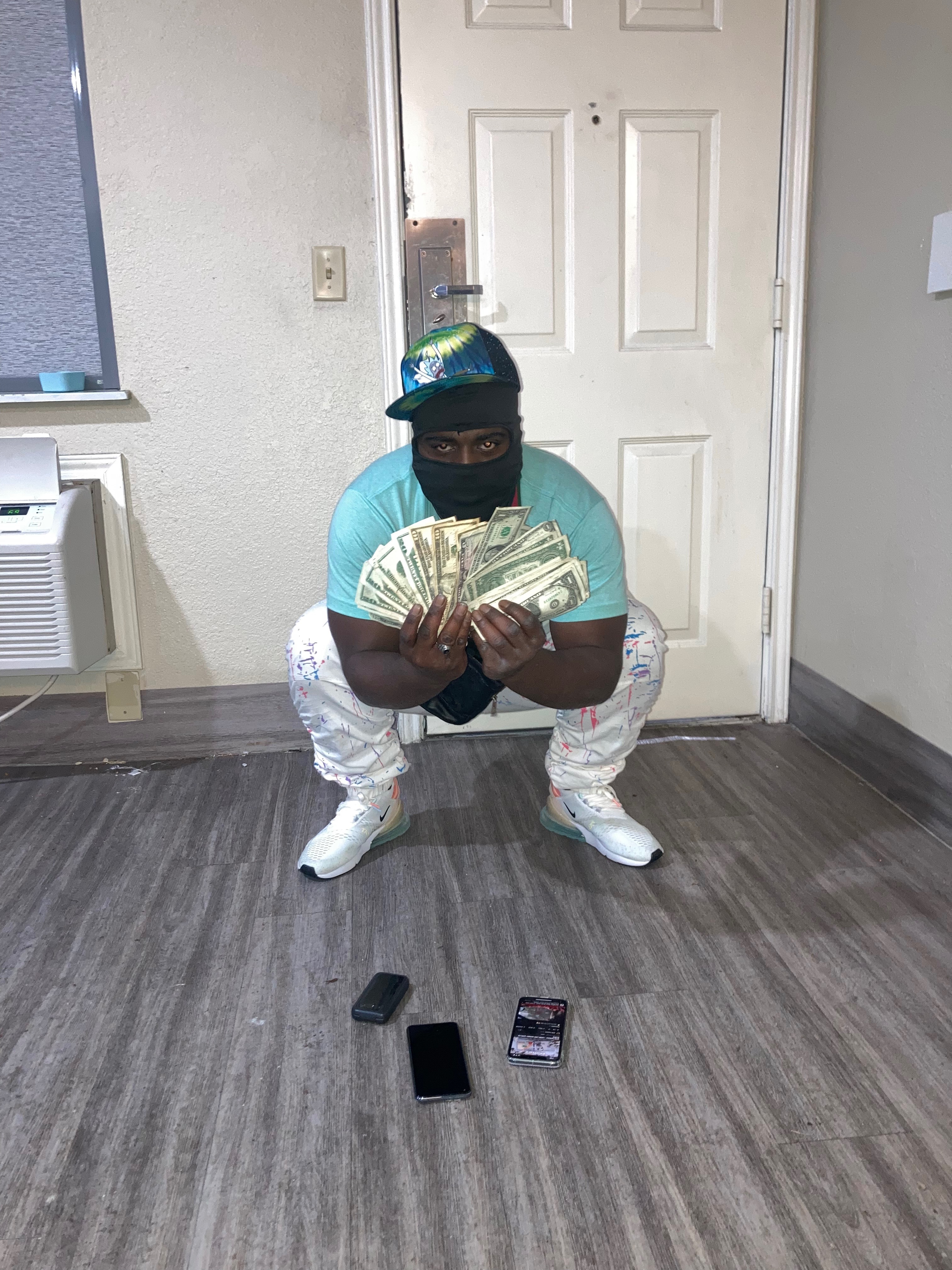 mr.dineromakin on onlyfans